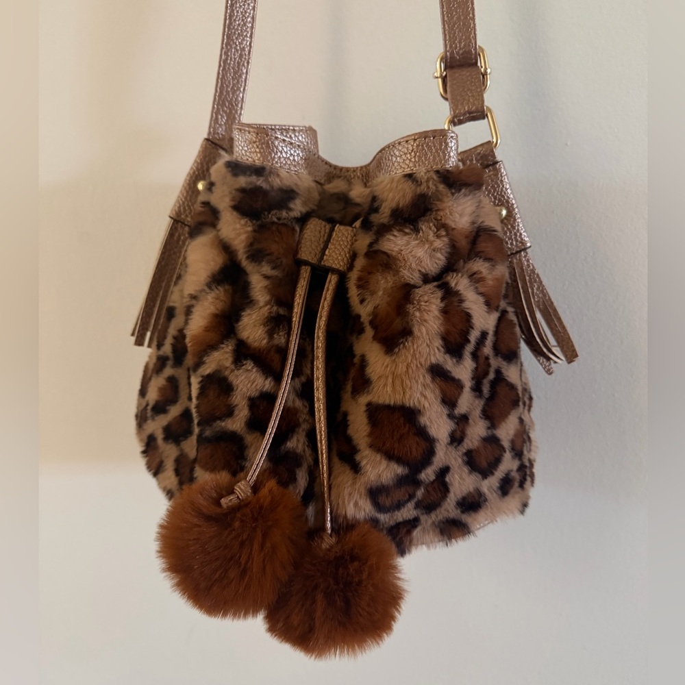 Leopard Print Faux Fur Bucket Bag